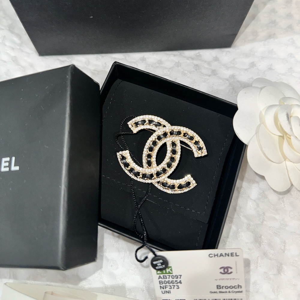 NWT Chanel Gold Brooch with Crystals
